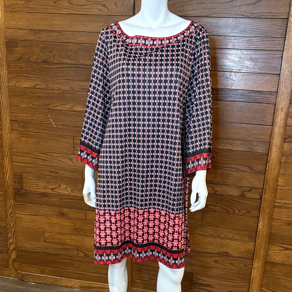 Suzanne Betro Black and Pink Geometric Long Sleeve Dress